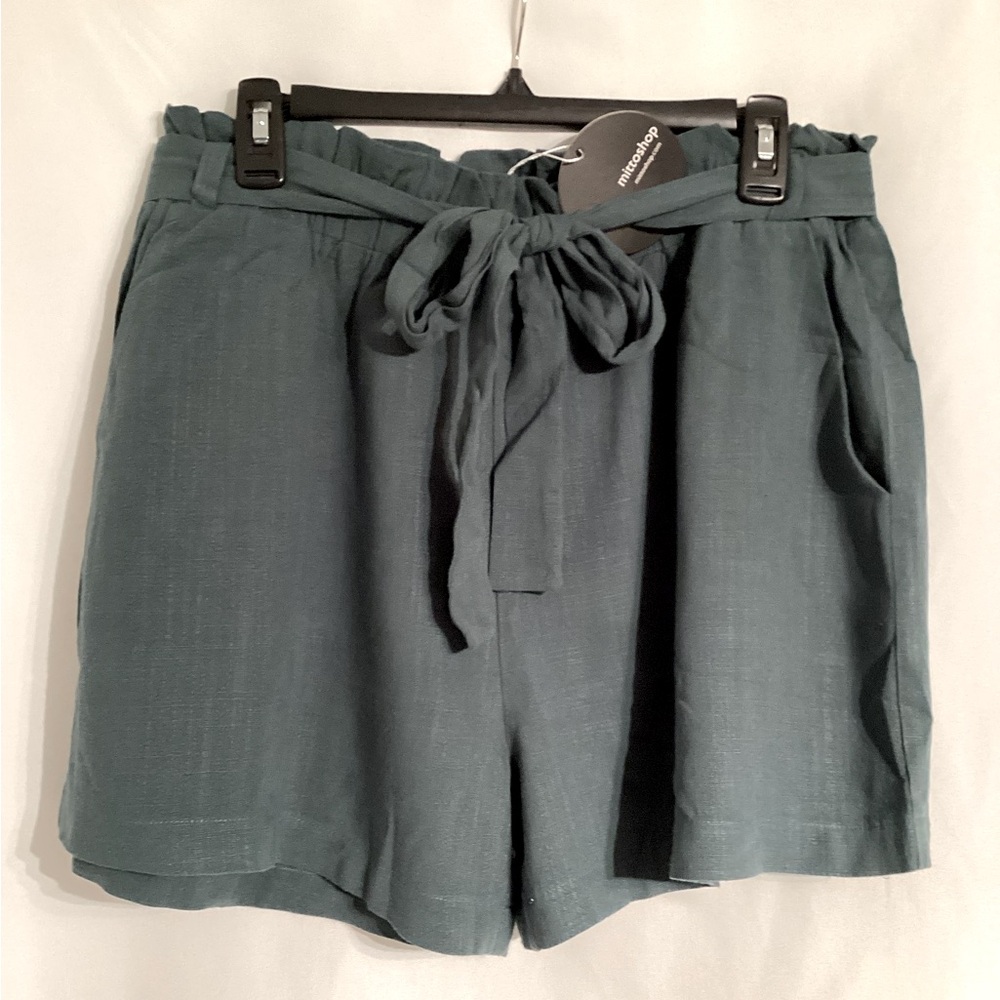Mittoshop Linen shorts.